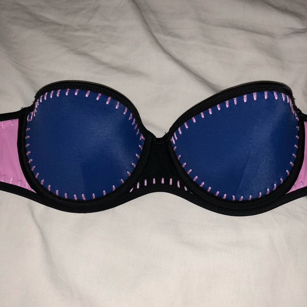 Victoria’s Secret strapless bikini top